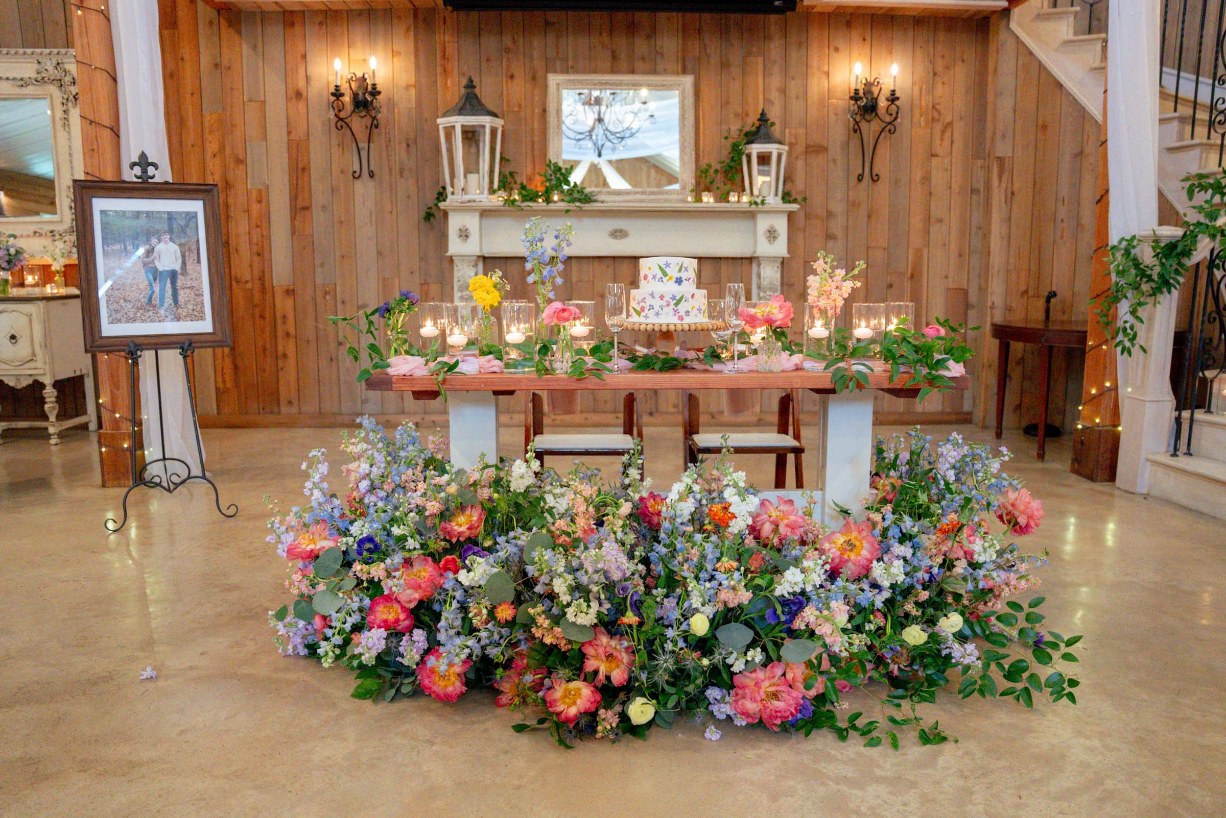 Beautiful reception set up at the Whispering Oaks Wedding Venue